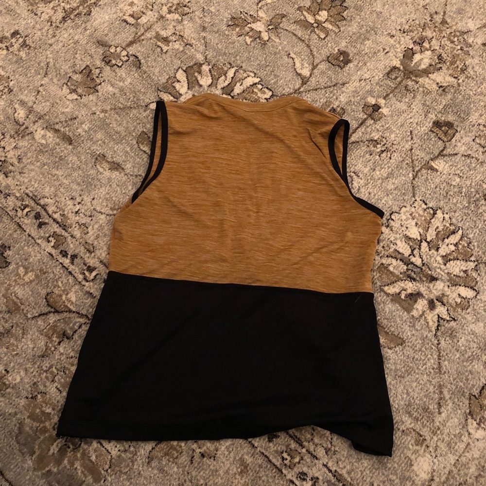 workout top - Picture 2 of 2